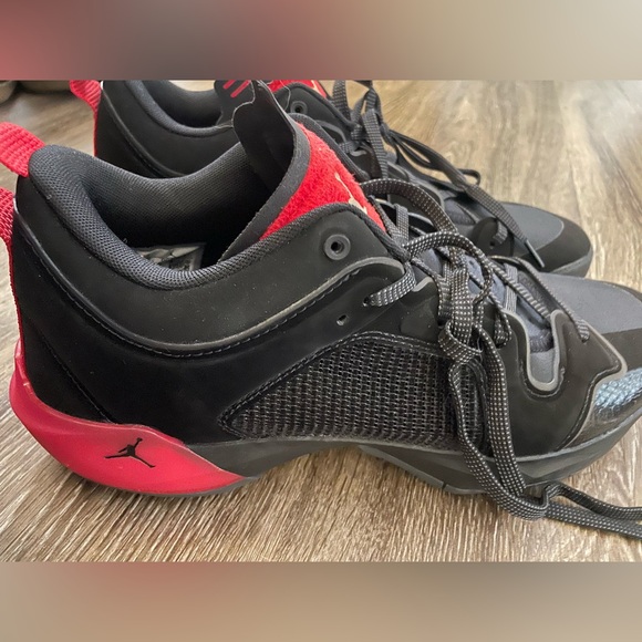 Men's Jordan Brand Black Air Jordan XXXVII Low Shoes - Picture 7 of 7